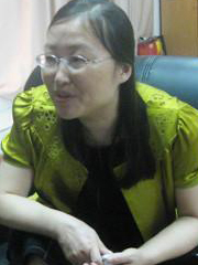 张诚 